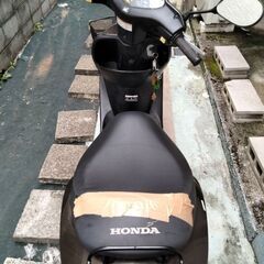 【値下げしました】原付　HONDA dioヘルメット、スマホホルダーつきの画像