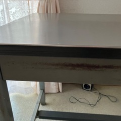 受渡者予定済事務机の画像