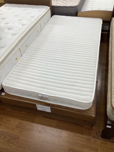 シングルベッド　下収納有　マットレス付　7,700円