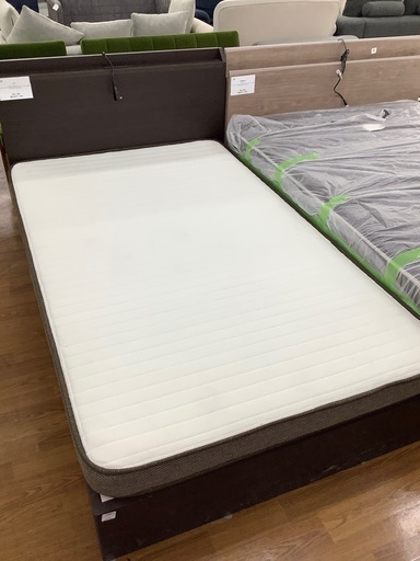 セミダブルベッド　ニトリ　引き出し付　マットレス付　27,500円