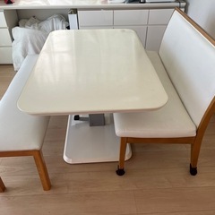 ダイニングテーブルセット
の画像