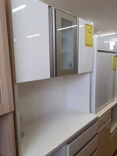 【U2328】★食器棚（3．4枚扉）ホワイト 左側面凹み有り