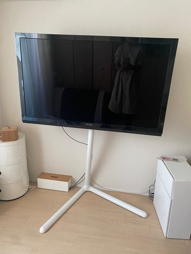 東芝47型テレビ【HDD内蔵】　　テレビスタンド付き