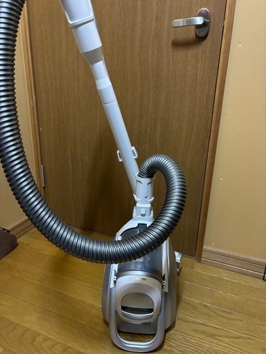 サイクロン式掃除機（お話中）