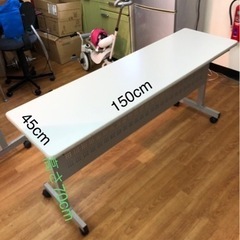 事務用として使える業務机と椅子