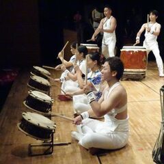 和太鼓の仲間、初めての方も。イベント（太鼓演奏）依頼中　太鼓を叩く！　演奏受付　＃太鼓演奏の画像