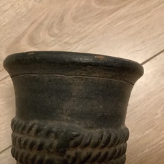 フラワーベース 花瓶 ツボ? グレー系 used アンティーク風 シャビーなデザイン かびんの画像