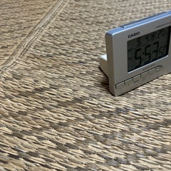 目覚まし電波時計の画像