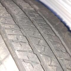 サマータイヤの画像