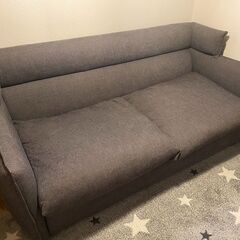 ほとんど使用していないソファの画像