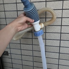灯油タンクとポンプのセットの画像