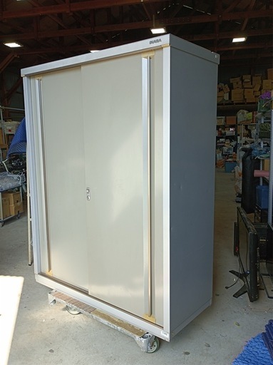 ★［八4668］〈中古品〉INABA イナバ物置　シンプリー　MJ-156E 外形寸法　幅1520㎜ 奥行き610㎜ 高さ1910㎜　　※鍵無し　ドアスムーズ
