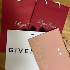 ブランド物、紙袋　大中小　大量の画像