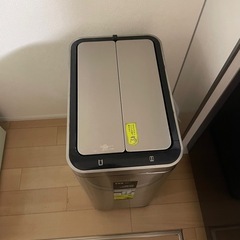 お話中　自動開閉　ゴミ箱