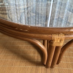 籐(ラタン)丸テーブルの画像