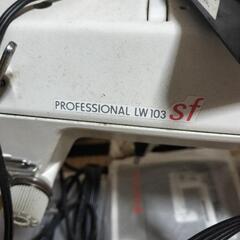 SINGERシンガーLW103SF 職業用ミシンの画像