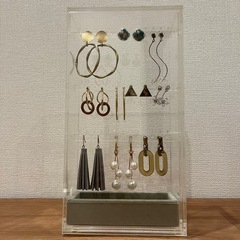 アクセサリーケース　ピアス10点付き