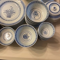 中国料理の食器セットの画像