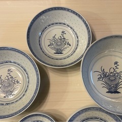 中国料理の食器セットの画像