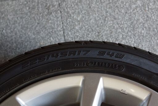 レクサスISにて使用