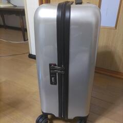 ようやく決まりました。メルセデスベンツ風　未使用品キャリーバッグの画像