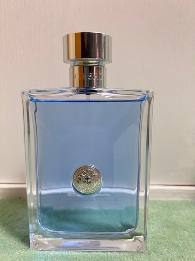 ヴェルサーチ香水　プールオム200ml