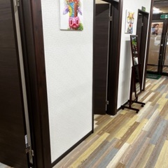 アイリストスタッフ募集♪【ワックス＆アイブロウ専門】アットホームなサロンで一緒にお店を盛り上げてくれる仲間募集☆の画像