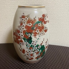 【九谷焼】 花瓶　壺　骨董　レトロ　紅白梅　金彩　陶勝窯　未使用品の画像