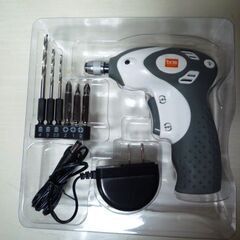 DCM3.２V　ハンディ電動ドライバー　中古
