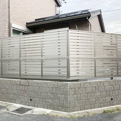 目隠しフェンス