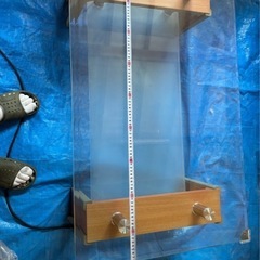 値下げしましたガラステーブルの画像
