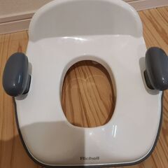 リッチェル　トイレ便座の画像