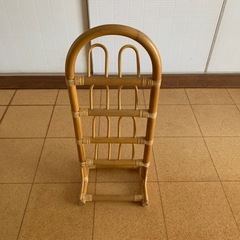 籐のスリッパ立ての画像