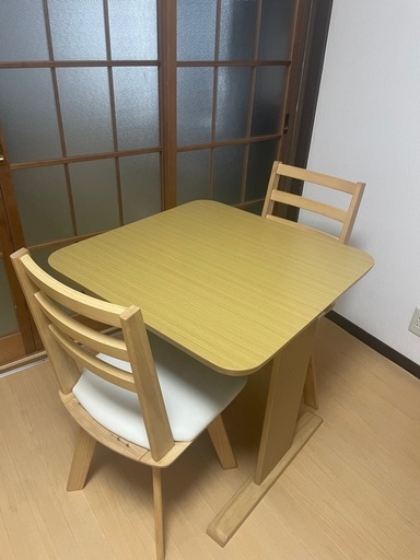5500円→5000円 ニトリ　ダイニングテーブル　回転式イス　3点セット