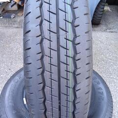 ハイエース新車外しノーマルタイヤ