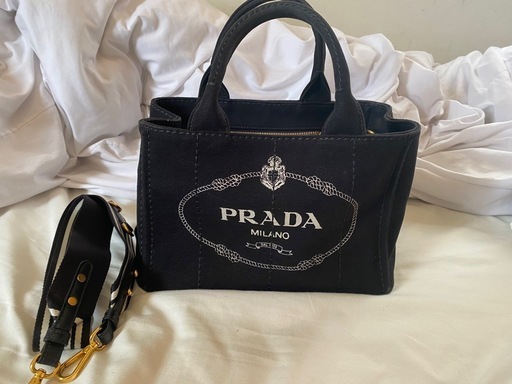 PRADAバック美品