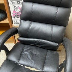 シートが破れた椅子