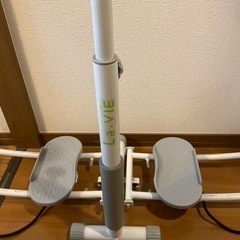 ②フィットネス器具 レッグトレーニングマシンの画像