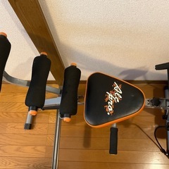 ②フィットネス器具　腹筋背筋など
