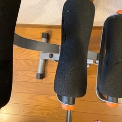 ②フィットネス器具　腹筋背筋などの画像