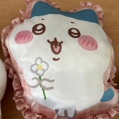 ちいかわ　ハチワレ　ぬいぐるみ　クッションの画像