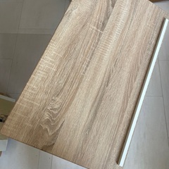 IKEA パソコンですか　折りたたみ　伸縮　机の画像