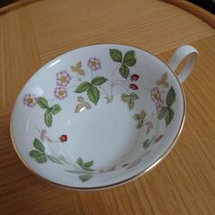 ウェッジウッド　ワイルドストロベリー　カップ＆ソーサーの画像