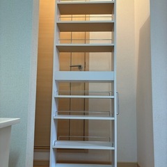 キャスター付き隙間収納棚