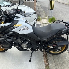 【美車】2023年 Vストローム650 エンジンガード等装着 2...