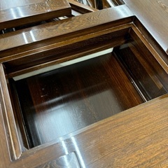 桐生店【現状品】j9-13 ダイニングテーブル タガヤサン 鉄刀木 回転椅子 囲炉裏 7点セットの画像