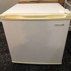売ります　45l　ノンフロン冷蔵庫　【YRZ－C05B1】　20...