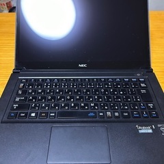 ノートパソコン　タッチパネル搭載　付属品込みの画像