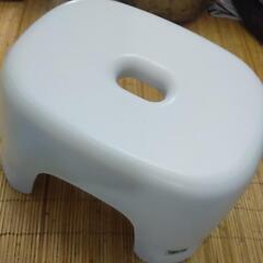 お風呂セット(椅子、靴、柄杓)の画像