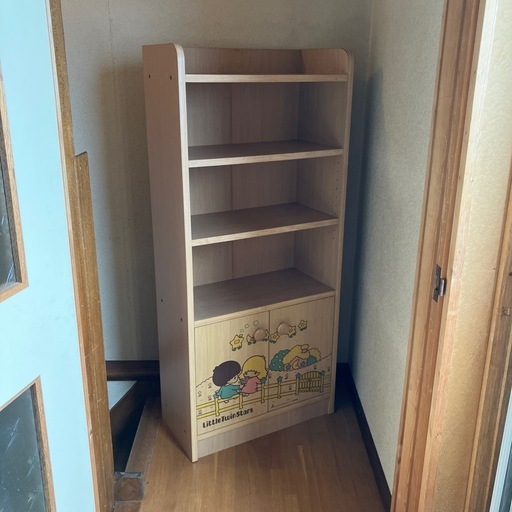 キキとララ  本棚
